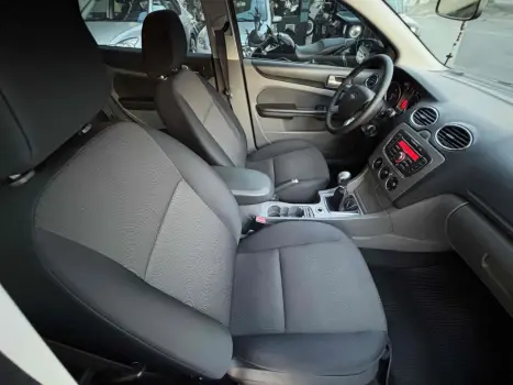 FORD Focus Sedan , Foto 15