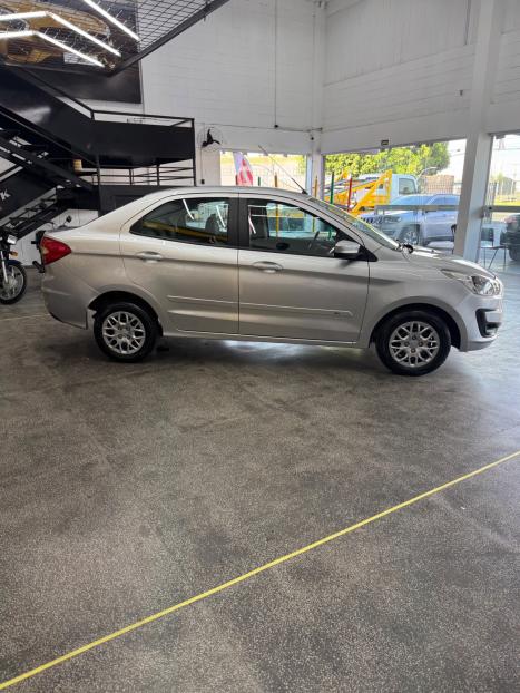 FORD Ka + Sedan 1.5 12V 4P FLEX TI-VCT TITANIUM AUTOM�TICO, Foto 4