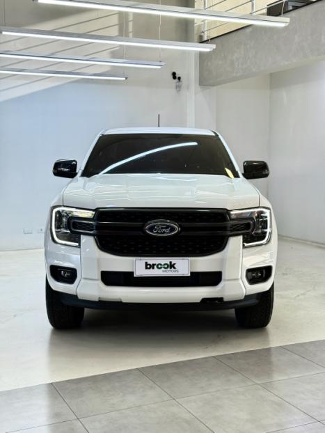 FORD Ranger 2.0 4P TURBO DIESEL BLACK CABINE DUPLA AUTOM�TICO, Foto 2