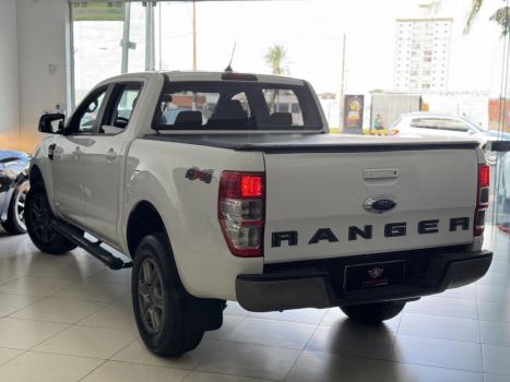 FORD Ranger 2.2 16V XLS DIESEL 4X4 CABINE DUPLA AUTOM�TICO, Foto 4
