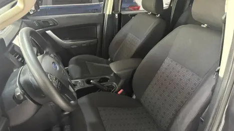 FORD Ranger 2.2 16V XLS DIESEL 4X4 CABINE DUPLA AUTOM�TICO, Foto 10
