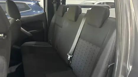 FORD Ranger 2.2 16V XLS DIESEL 4X4 CABINE DUPLA AUTOM�TICO, Foto 17