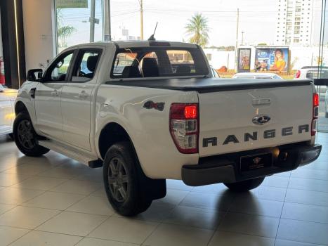 FORD Ranger 2.2 16V XLS DIESEL 4X4 CABINE DUPLA AUTOM�TICO, Foto 4