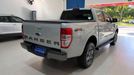 FORD Ranger 2.2 16V XLS DIESEL 4X4 CABINE DUPLA AUTOM�TICO, Foto 4
