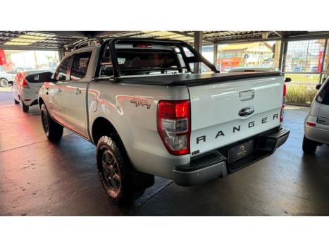 FORD Ranger 2.2 16V XLS DIESEL 4X4 CABINE DUPLA AUTOM�TICO, Foto 4