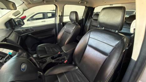 FORD Ranger 2.2 16V XLS DIESEL 4X4 CABINE DUPLA AUTOM�TICO, Foto 5