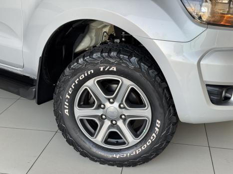 FORD Ranger 2.2 16V XLS DIESEL 4X4 CABINE DUPLA AUTOM�TICO, Foto 4