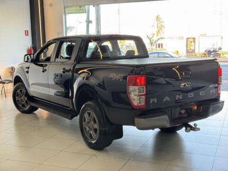 FORD Ranger 2.2 16V XLS DIESEL 4X4 CABINE DUPLA AUTOM�TICO, Foto 4