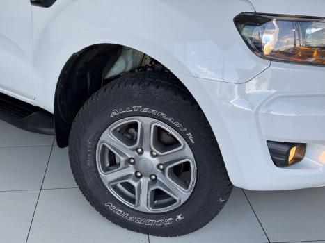 FORD Ranger 2.2 16V XLS DIESEL CABINE DUPLA AUTOMÁTICO, Foto 6