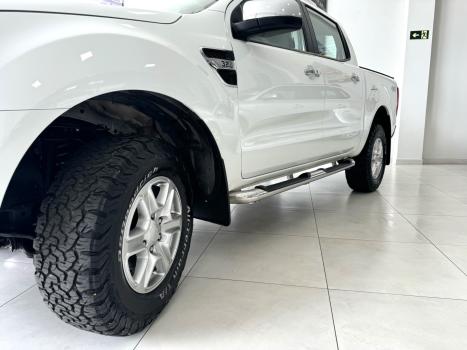 FORD Ranger 3.2 20V XLT 4X4 CABINE DUPLA TURBO DIESEL AUTOMTICO, Foto 11