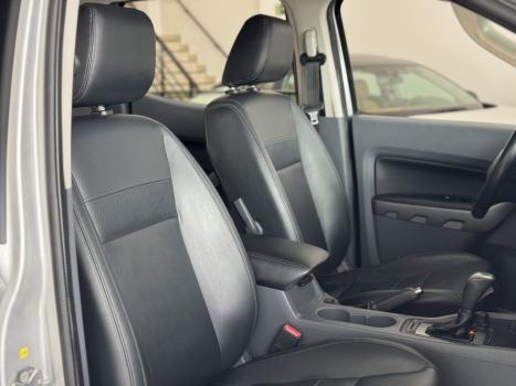 FORD Ranger 3.2 20V XLT 4X4 CABINE DUPLA TURBO DIESEL AUTOMÁTICO, Foto 9 FORD Ranger 3.2 20V XLT 4X4 CABINE DUPLA TURBO DIESEL AUTOMÁTICO, Foto 9