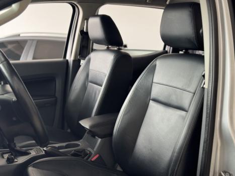 FORD Ranger 3.2 20V XLT 4X4 CABINE DUPLA TURBO DIESEL AUTOMÁTICO, Foto 15 FORD Ranger 3.2 20V XLT 4X4 CABINE DUPLA TURBO DIESEL AUTOMÁTICO, Foto 15