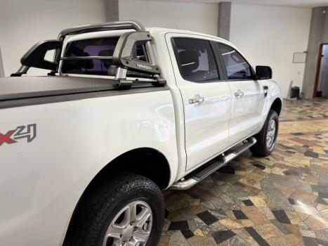 FORD Ranger 3.2 20V XLT 4X4 CABINE DUPLA TURBO DIESEL AUTOMTICO, Foto 3