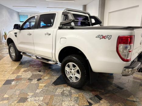 FORD Ranger 3.2 20V XLT 4X4 CABINE DUPLA TURBO DIESEL AUTOMTICO, Foto 4