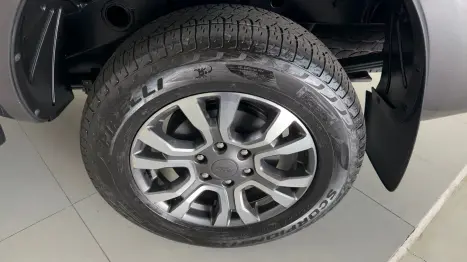 FORD Ranger 3.2 20V CABINE DUPLA 4X4 LIMITED PLUS TURBO DIESEL AUTOMTICO, Foto 14