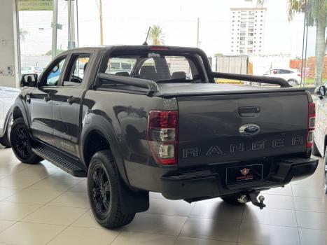 FORD Ranger 3.2 20V CABINE DUPLA 4X4 STORM TURBO DIESEL AUTOM�TICO, Foto 3