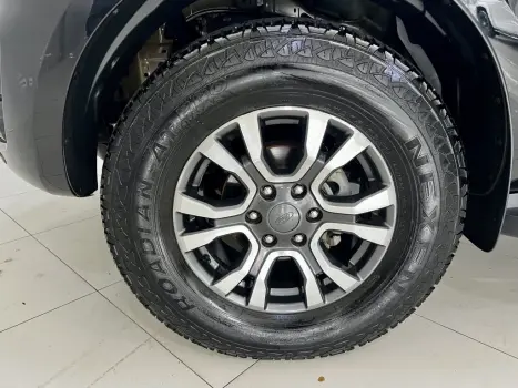 FORD Ranger 3.2 20V CABINE DUPLA 4X4 LIMITED TURBO DIESEL AUTOM�TICO, Foto 14