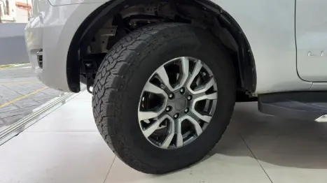 FORD Ranger 3.2 20V CABINE DUPLA 4X4 LIMITED TURBO DIESEL AUTOM�TICO, Foto 10