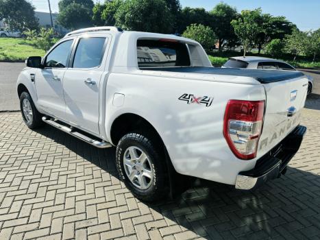 FORD Ranger 3.2 20V CABINE DUPLA 4X4 LIMITED PLUS TURBO DIESEL AUTOM�TICO, Foto 2