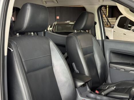 FORD Ranger 3.2 20V CABINE DUPLA 4X4 LIMITED TURBO DIESEL AUTOMÁTICO, Foto 13