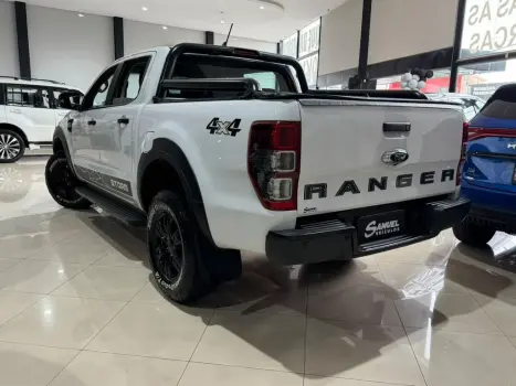 FORD Ranger 3.2 20V CABINE DUPLA 4X4 STORM TURBO DIESEL AUTOMÁTICO, Foto 3