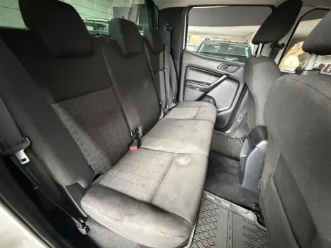 FORD Ranger 3.2 20V CABINE DUPLA 4X4 STORM TURBO DIESEL AUTOMÁTICO, Foto 14