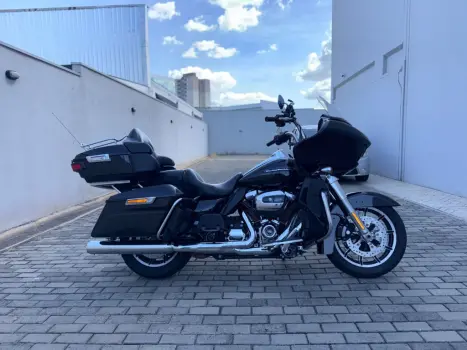 HARLEY DAVIDSON Road Glide Ultra 1800, Foto 2