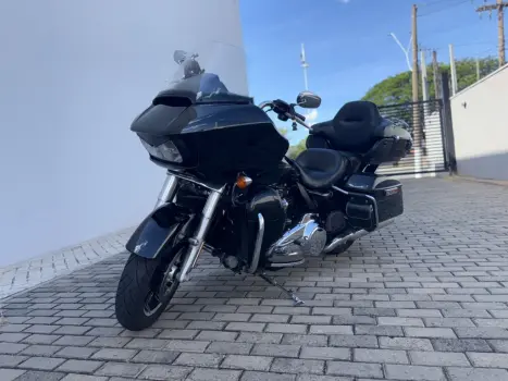 HARLEY DAVIDSON Road Glide Ultra 1800, Foto 3