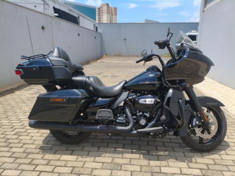 HARLEY DAVIDSON Road Glide Limited FLTRK 1800, Foto 1