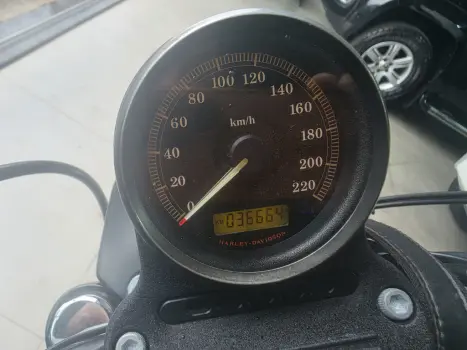 HARLEY DAVIDSON Sportster XL 883 R, Foto 6
