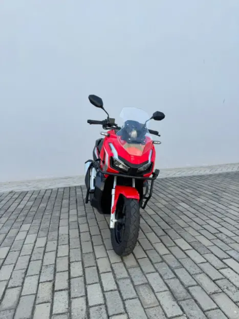 HONDA ADV 150 , Foto 6