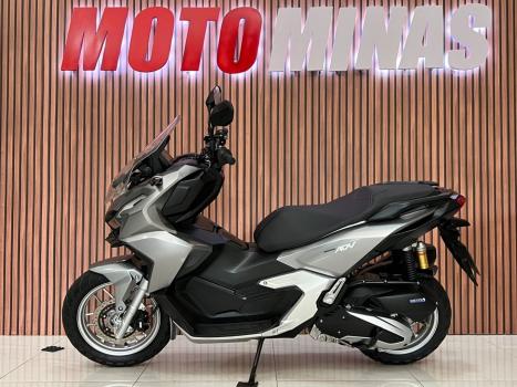 HONDA ADV 150 , Foto 2