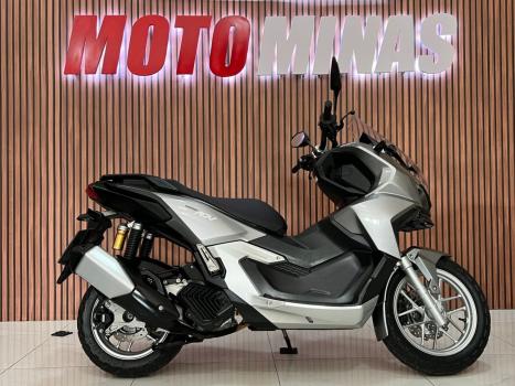 HONDA ADV 150 , Foto 4
