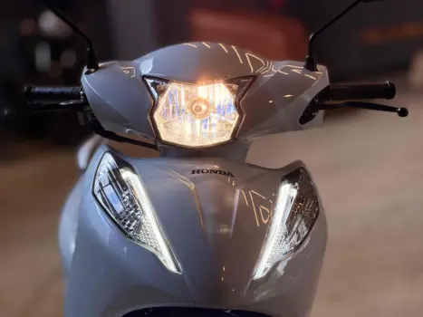 HONDA Biz 125 EX, Foto 4