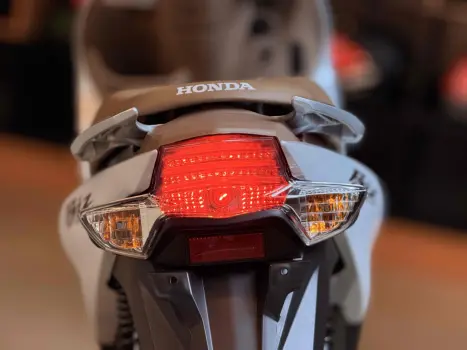 HONDA Biz 125 EX, Foto 12