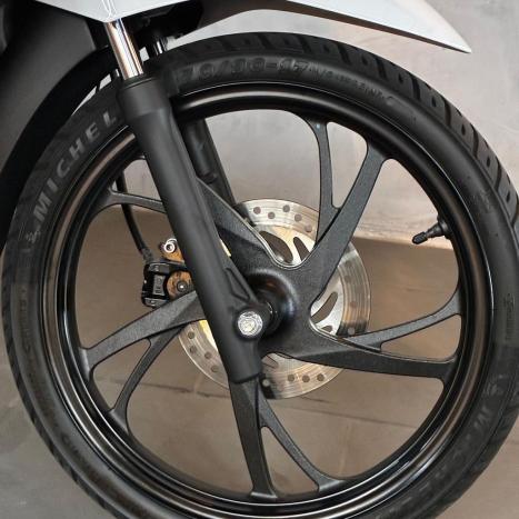 HONDA Biz 125 EX, Foto 7