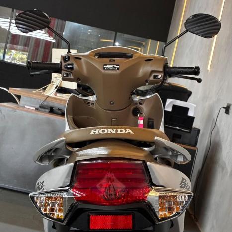 HONDA Biz 125 EX, Foto 10