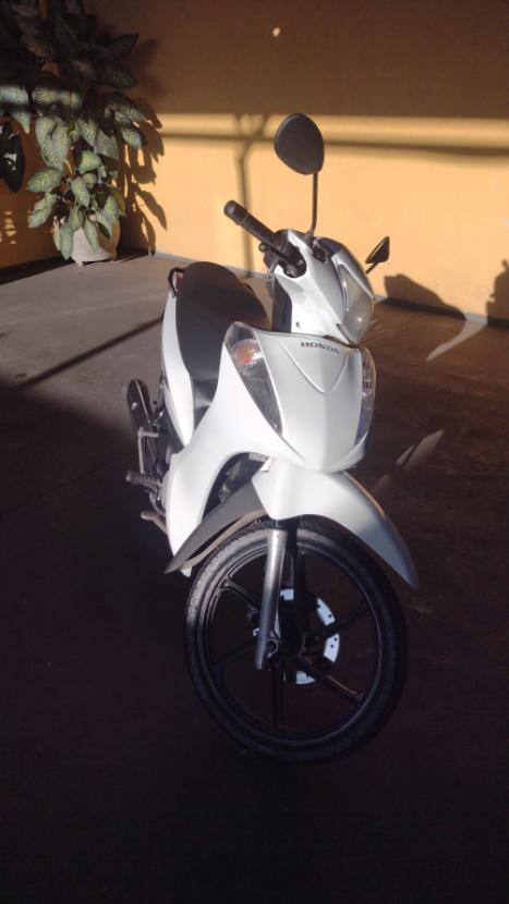 HONDA Biz 125 EX, Foto 2