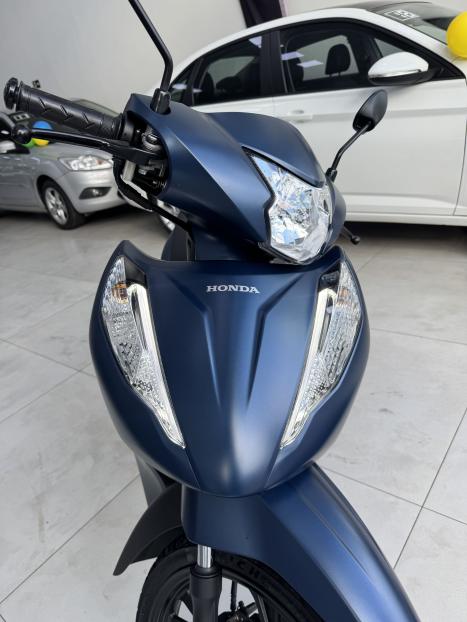 HONDA Biz 125 EX, Foto 4