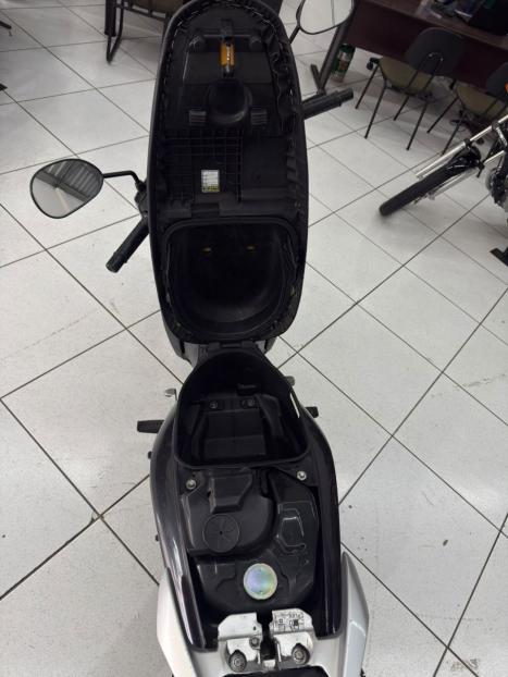 HONDA Biz 125 EX, Foto 7