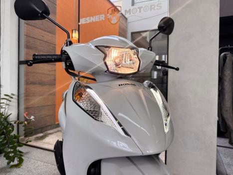 HONDA Biz 125 EX, Foto 2