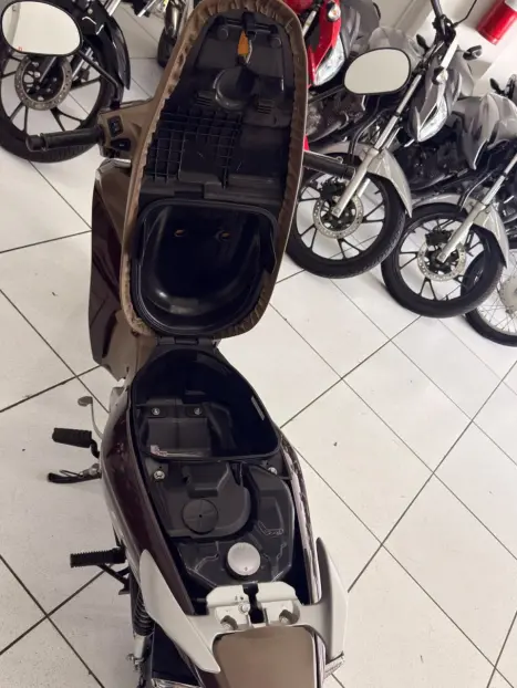 HONDA Biz 125 EX, Foto 9