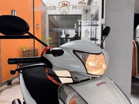 HONDA Biz 125 EX, Foto 2
