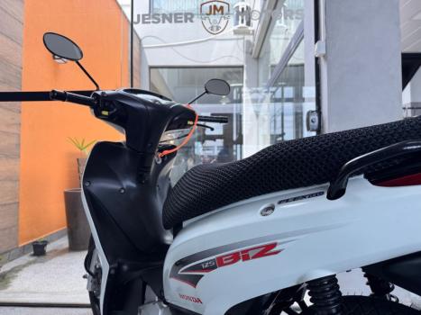 HONDA Biz 125 EX, Foto 3