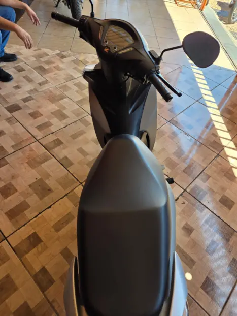 HONDA Biz 125 EX, Foto 3