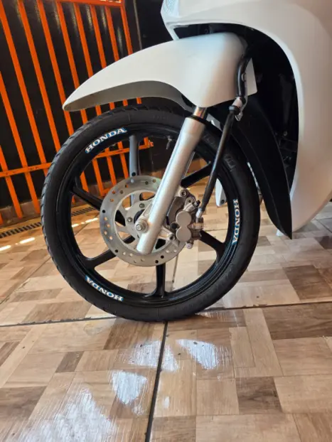 HONDA Biz 125 EX, Foto 2