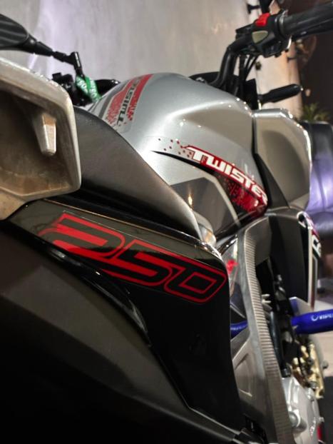 HONDA CB 250 F Twister , Foto 4
