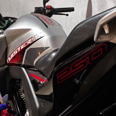 HONDA CB 250 F Twister , Foto 10