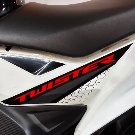 HONDA CB 250 F Twister , Foto 15