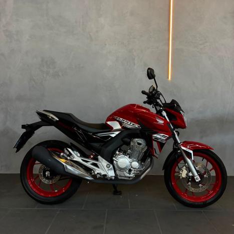 HONDA CB 250 F Twister , Foto 1